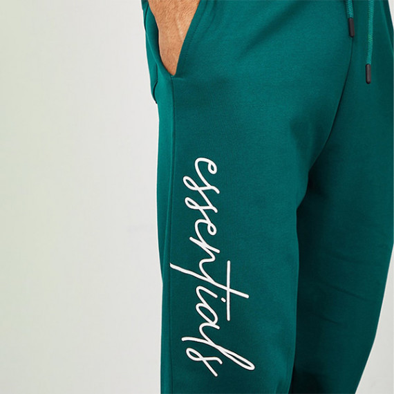 https://www.fineclothes.in/products/men-green-solid-relaxed-fit-cotton-joggers
