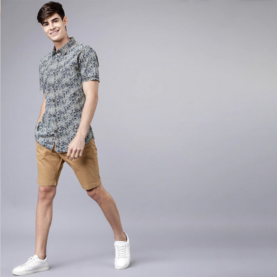 https://www.fineclothes.in/products/men-khaki-solid-slim-fit-regular-shorts