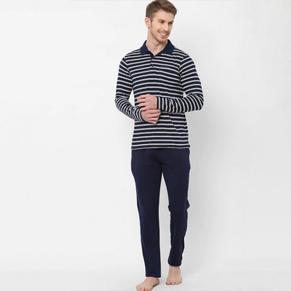https://www.fineclothes.in/products/men-navy-blue-white-printed-night-suit